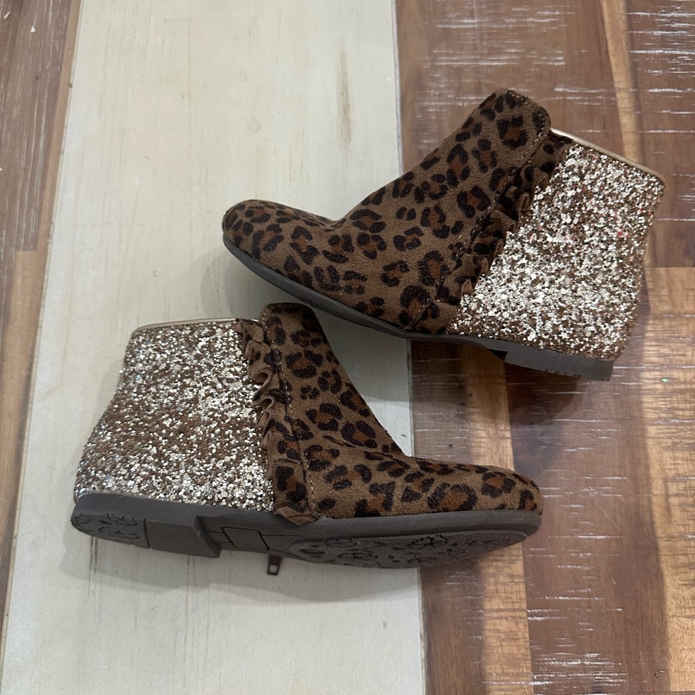 Olive & Edie girls leopard boots 11 - Picture 2 of 5